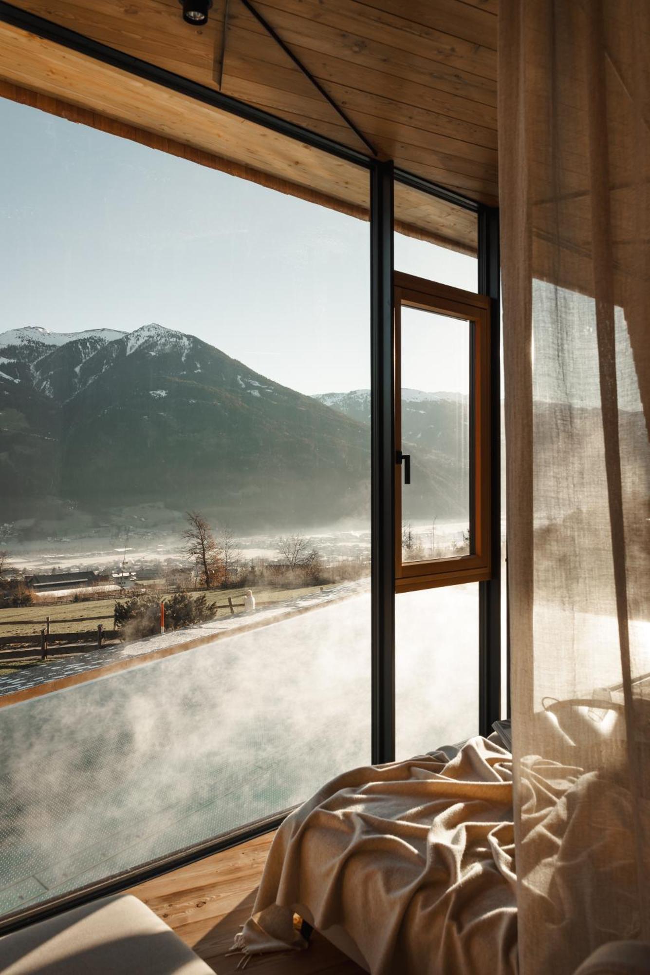 Aster Boutique Hotel & Chalets Fuegenberg Exterior photo