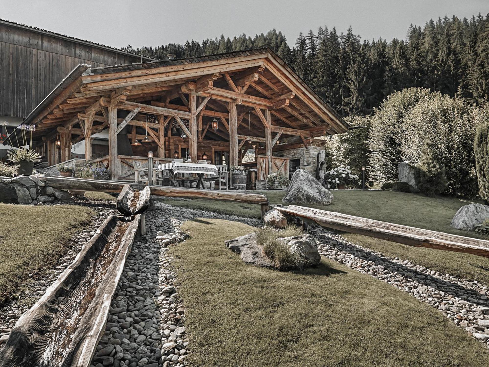 Aster Boutique Hotel & Chalets Fuegenberg Exterior photo